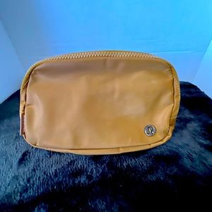 Lululemon Everywhere Belt Bag One Size NWT Burnt Caramel